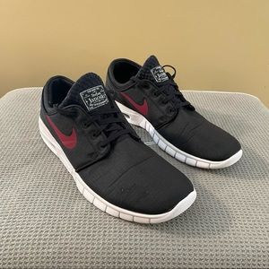 Nike SB Sneakers :: Stefan Janoski :: Size 9.5 :: Black